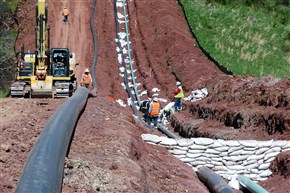  Water pipelines being installed along gas lines by an Ohio firm, Integrity Kokosing. Several companies want to build pipelines to supply drillers with water for fracking. 