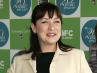 Actress Elizabeth Pena arrives at the 20th IFP Independent Spirit Awards in a tent on the beach on February 26, 2005 in Santa Monica. California. (credit: Carlo Allegri/Getty Images)