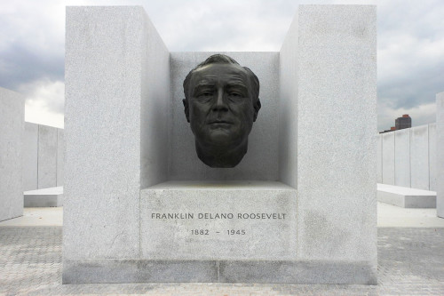 A statue of President Franklin Delano Roosevelt on New York City's Roosevelt Island. (Flickr / Alexisrael)