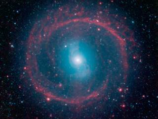 Wheel or Weapon? Telescope Reveals Galaxy's Ring of Fire