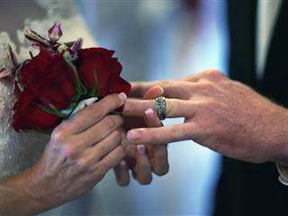 Burdened with Record Amount of Debt, Graduates Delay Marriage