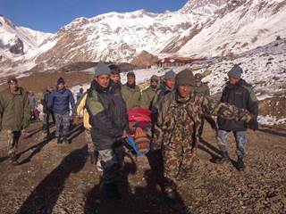 Eight Foreign Hikers Die as Blizzards, Avalanches Hit Nepal