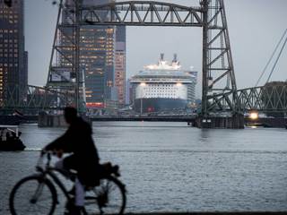 World's Biggest Cruise Ship Heads Home to Florida After Refit