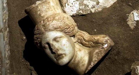 The head of a sphinx discovered in the largest tomb ever unearthed in Amphipolis, in the Macedonian region of northern Greece (AFP Photo/)