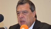 Angel Aguirre Rivero, gobernador del estado sureño de Guerrero, anuncia que deja su cargo durante una conferencia de prensa en Chilpancingo, México.