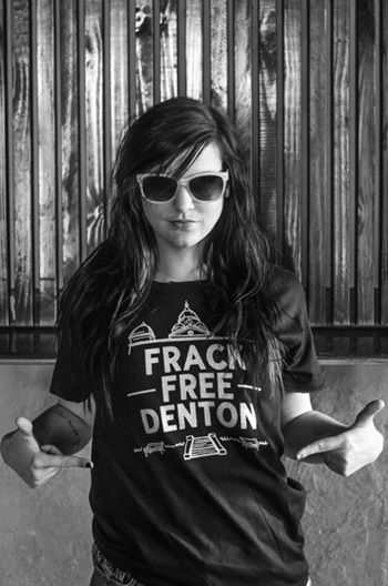 Photo: Rising pop star and Denton local, Jessie Frye shows her support for the ban on fracking. 

Check out Jessie's music here and remember to go vote!  http://www.jessiefrye.com

Early voting is NOW-Oct.31st. For voting times and locations go to votedenton.com

Photo Credit: Merrie Earnest