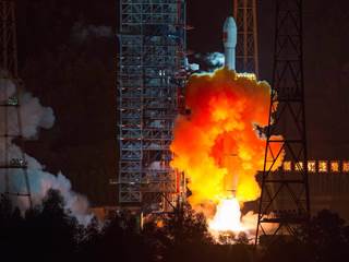 China Launches Experimental Spacecraft to Orbit Moon and Return