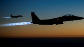 Aviones de Estados Unidos vuelan sobre Siria durante un misión contra el Estado Islámico.