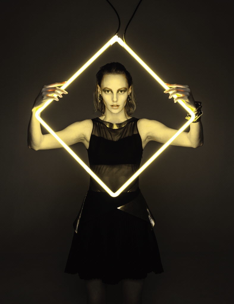 Bright lights, big fashion for FD magazine October 2014. Photographs and neon works by Fredrik Brodén.