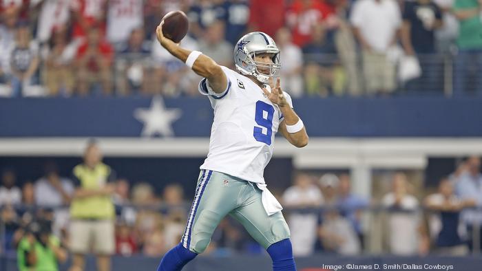 Do you think Cowboys quarterback Tony Romo should have been allowed to return to Monday night's game after suffering a back contusion?
