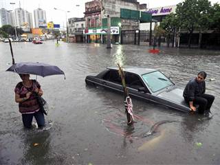 Heavy Downpours Cause Flooding in Buenos Aires