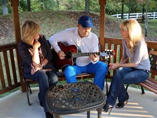 Glen Campbell's Battle with Alzheimer's and Last Recorded Song 