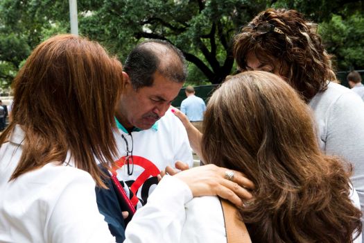 Ordinance protesters pray. Photo: Marie D. De Jesus, Houston Chronicle / © 2014 Houston Chronicle