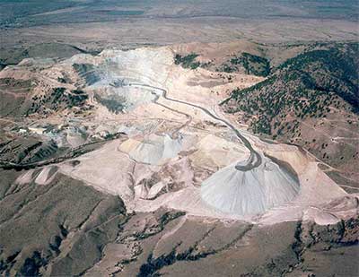 golden-sunlight_MT_barrick_earthworks_400x309