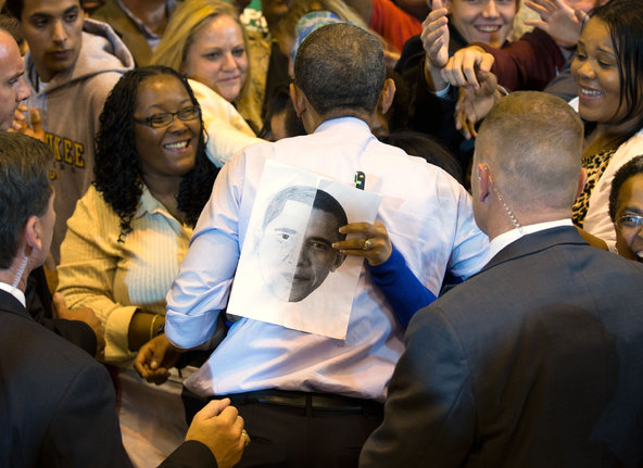 A supporter hugged President Obama during a rally in Milwaukee on Tuesday.