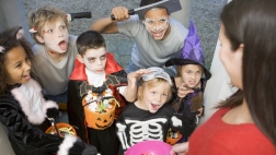 We all love a good scare at Halloween, but this fun holiday can be fraught with some fright for many who have children with food allergies.