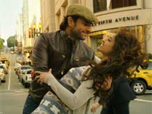 Saif Ali Khan, Ileana D'Cruz's Amorous Spell in Jaise Mera Tu From Happy Ending