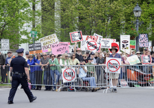 WSJ: Frack Protesters Welcome Obama To Birthplace of Frack Bans 