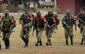 Kolombiya'nın ikincü en büyük silahlı örgütü böyle silah bırakmıştı