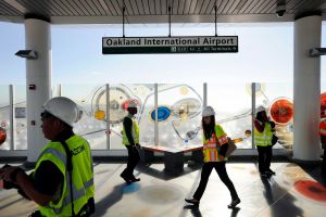 BART’s Oakland Airport Connector on track for holiday debut - Photo