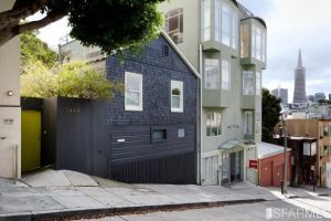 A 330-sq-ft former earthquake cottage in Telegraph Hill sells for $765K - Photo