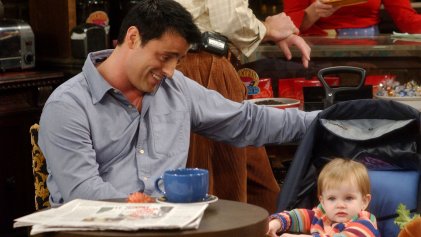 10 Recent Sitcom Characters That Think They're Cool as The Fonz (But Really Aren't)