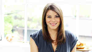 Gail Simmons says being a food expert is both a blessing and a curse. To this day, no one invites her over for dinner.
