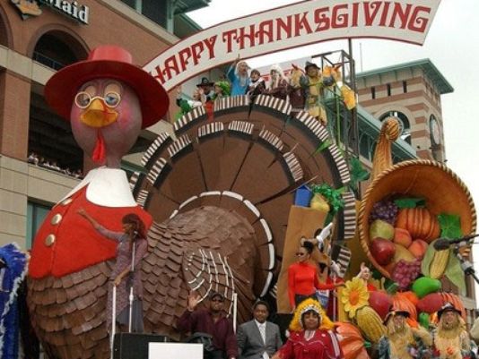 635508100609070283-thanksgiving-parade-turkey