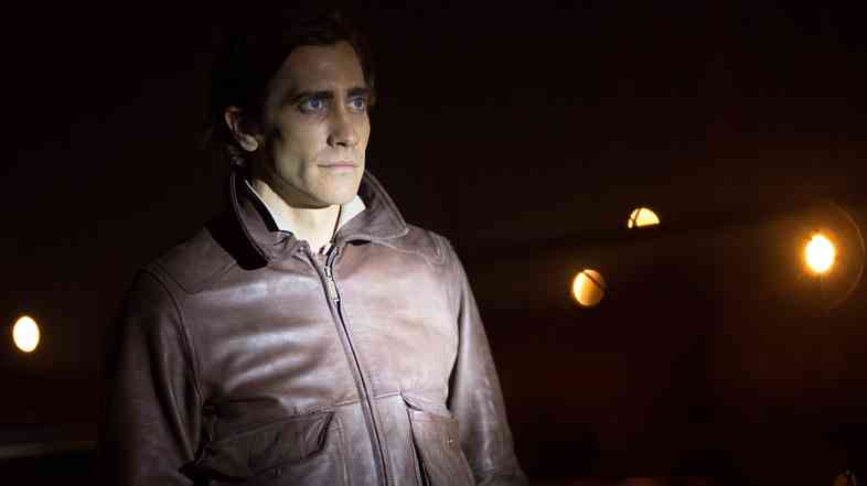 When Nightcrawler begins, Lou Bloom (Jake Gyllenhaal) is stealing scrap metal and struggling to get by. He lands a job as a stringer — a freelance cameraman for a local news station.
