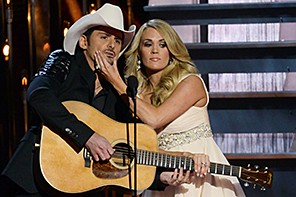 Brad Paisley and Carrie Underwood host the 48th Country Music Association Awards in Nashville, Tennessee November 5, 2014. REUTERS/Harrison McClary (UNITED STATES - Tags: ENTERTAINMENT) (CMA - SHOW)