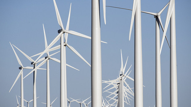 wind turbines set new electricity generation record in texas