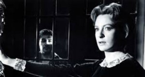 Peter Wyngarde haunts Deborah Kerr in "The Innocents".