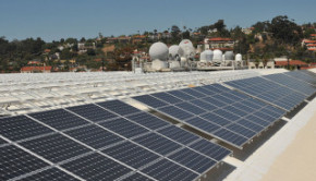 800px-US_Navy_110803-N-UN340-067_A_view_of_solar_panels_recently_installed_on_the_roof_of_Space_and_Naval_Warfare_Systems_Command_Headquarters_Old_Town-320x228