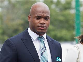 Nike Reportedly Terminates Deal With Adrian Peterson