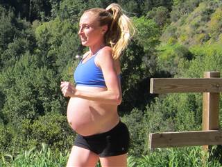 This Mom Can Run an 8-Minute Mile at 9 Months Pregnant