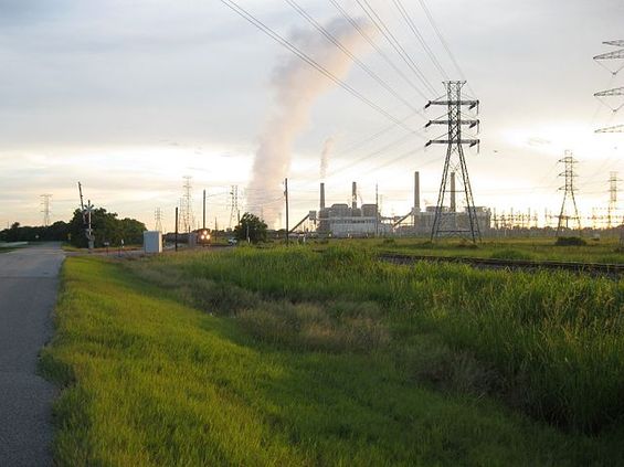 texascoalplantwikicommons.JPG