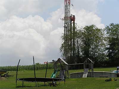 Drill rig in Washington, PA  Photo: Nadia Steinzor