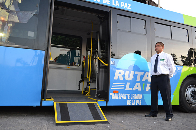 Concesionarios de transporte en La Paz amenazan con bloquear nuevas unidades