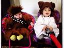 It's little Chewie and Princess Leia! How cute! Thanks Dorothy Hughes‎!