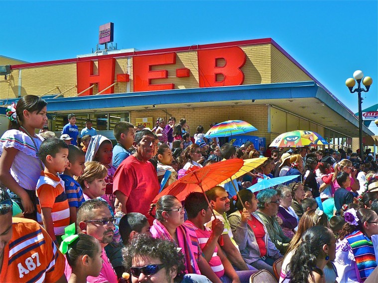 Grand International Parade Crowd