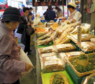 A dried edibles market in Sugamo.