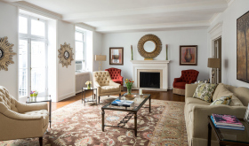 Debra Messing Buys New York Apartment