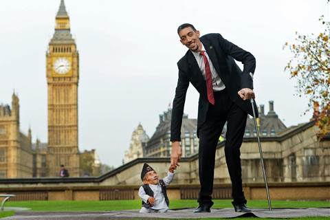 World's Smallest Man Meets World's Tallest