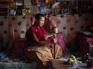 Tibetan Photographer Shares Lonely Stories of Fellow Exiles