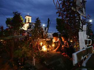 Survivors Remember Victims of Typhoon Haiyan in the Philippines