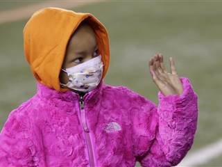 Devon Still's Daughter Leah Watches Her Dad Play for First Time 