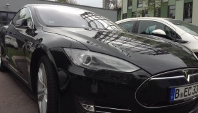 Tesla Model S 3