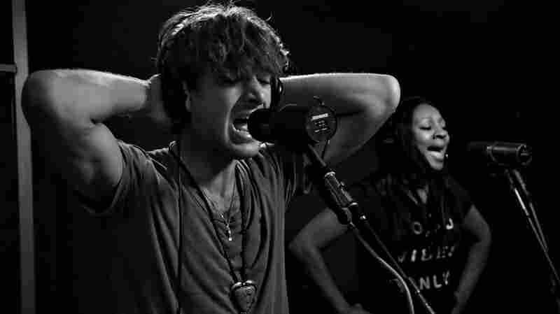 Paolo Nutini performs live on KCRW's Morning Becomes Eclectic.