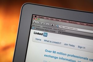 Drive traffic to your LinkedIn profile to get hired - Photo