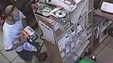 Shoplifter stuffs chain saw in his pants